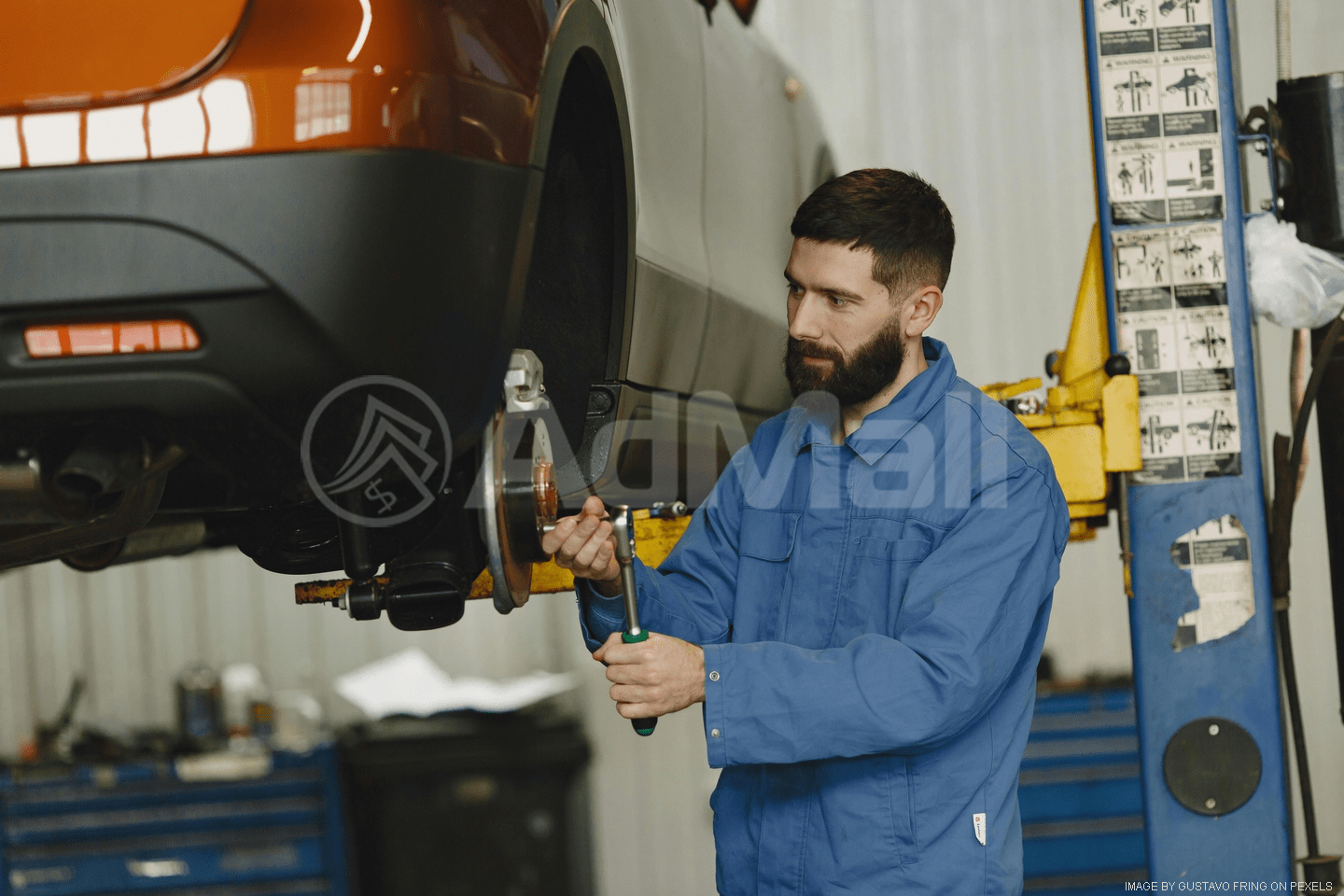 manfixingtruck